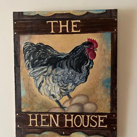 The Henhouse, Duffys Of Ballybin, 4-star * Ashbourne
